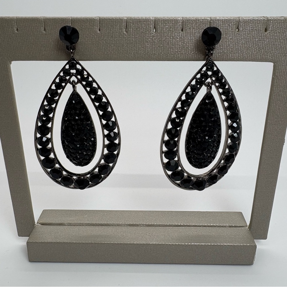 Thick Black Crystal Rhinestone Dangle Fashion Earrings In Black Tone, Brand New